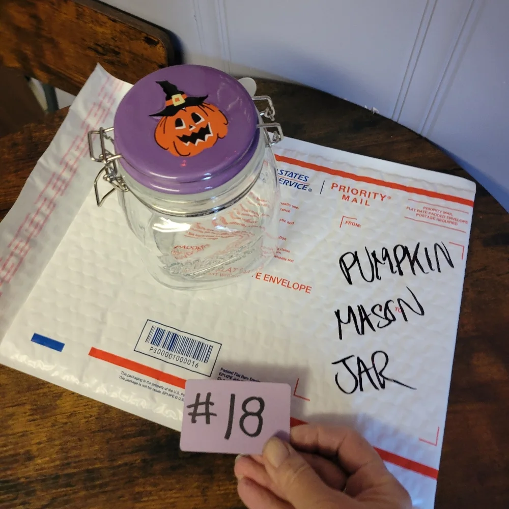 Halloween Mason jar with ceramic pumkin latching lid